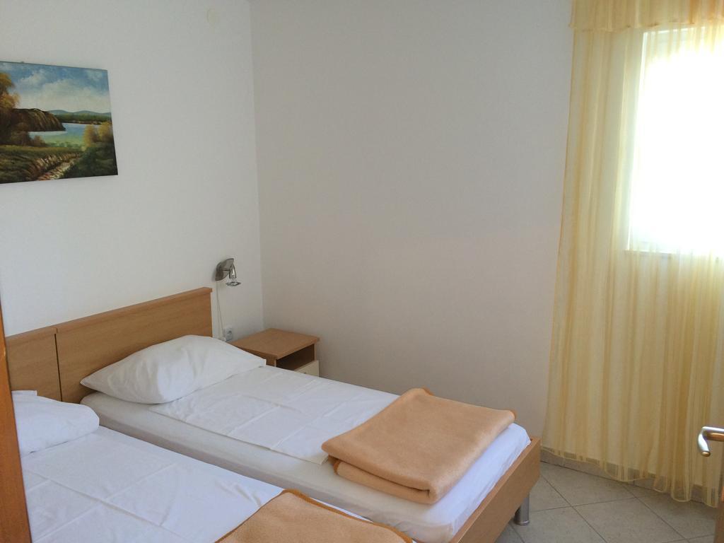 Apartment Kolundzic Novi Vinodolski Camera foto